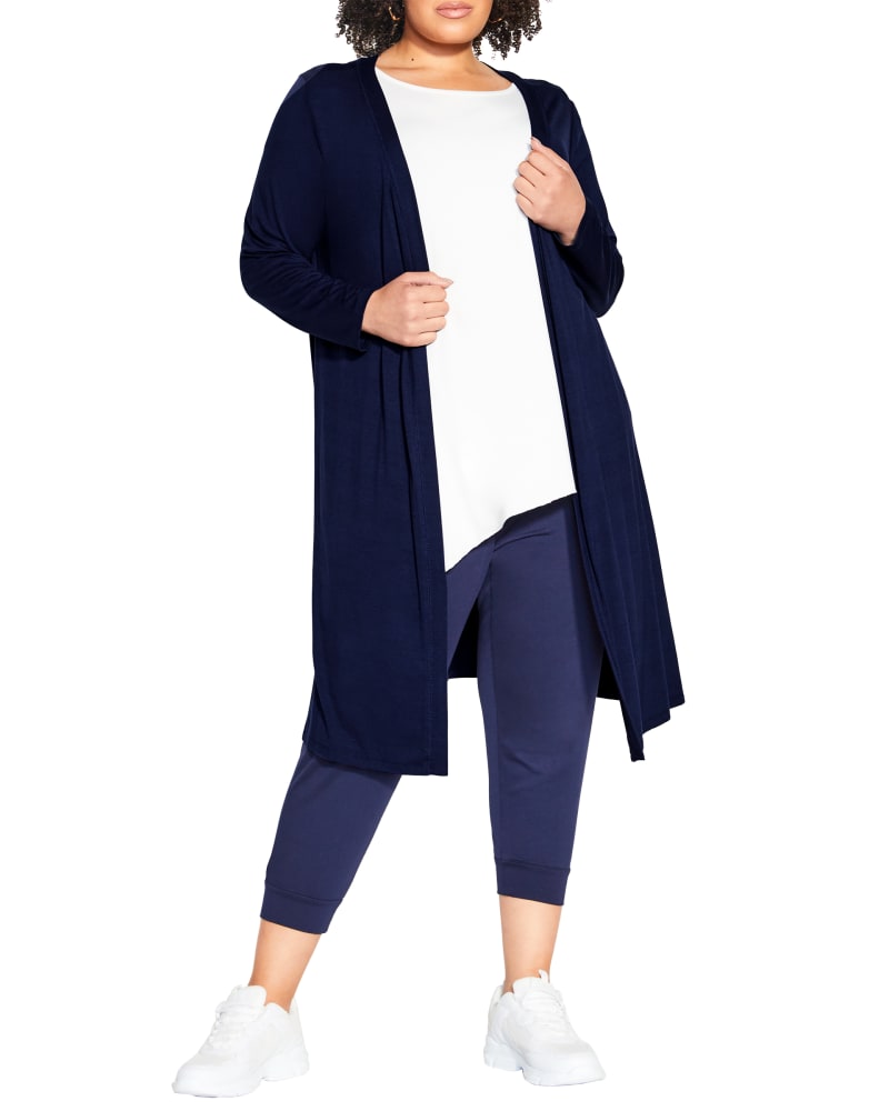 Front of a model wearing a size 16 CARDI BAMBOO LOUNGE in Navy by Zim & Zoe. | dia_product_style_image_id:256528